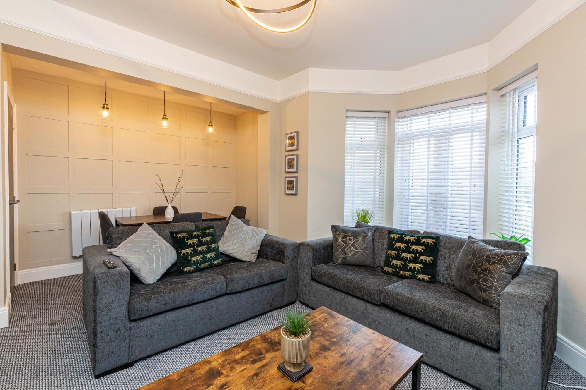 Beachfront Apartment 3 Bedrooms Sleeps 7 - Gateway To The Lake District - Newly Refurbished Моркам Экстерьер фото
