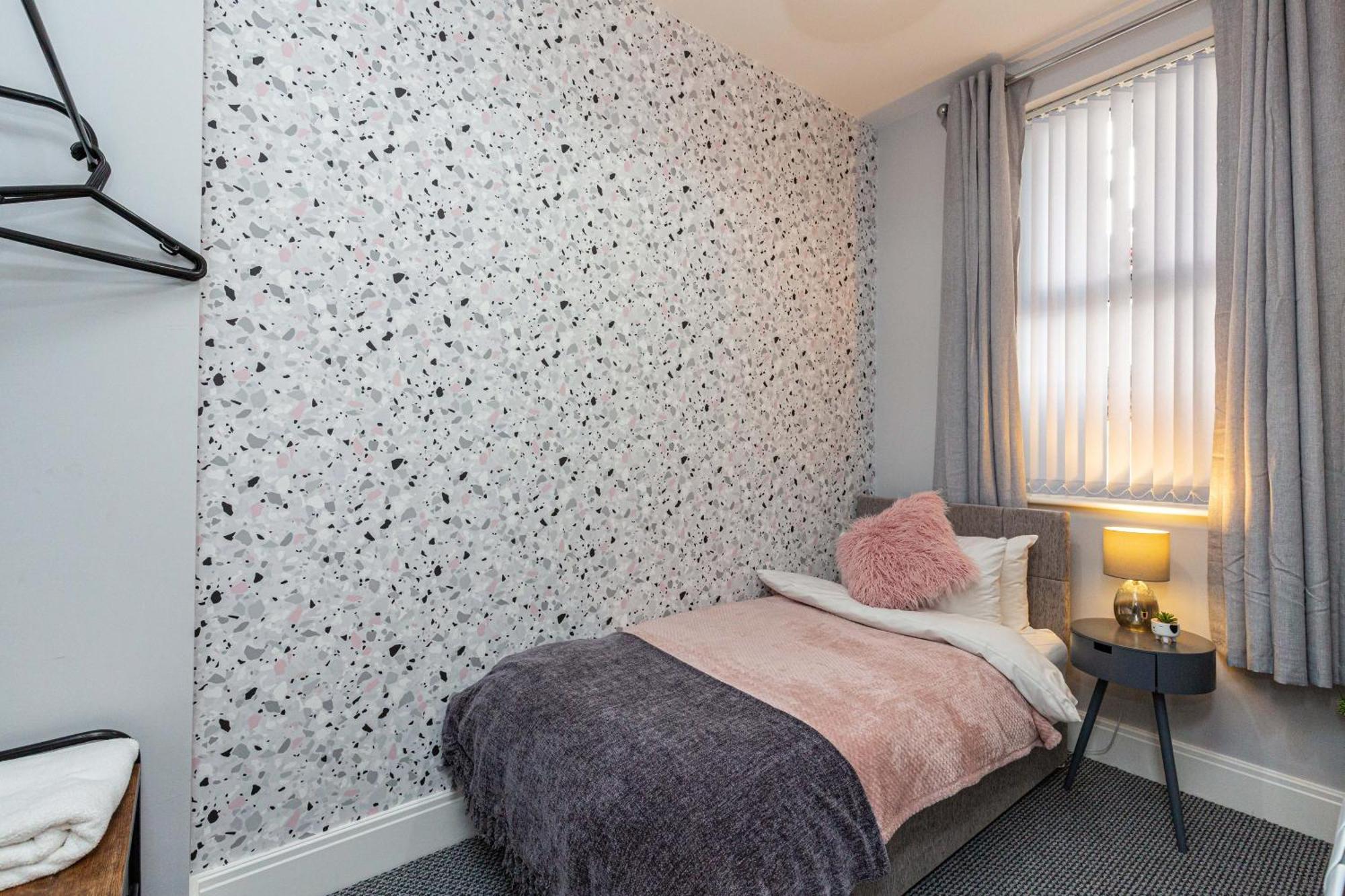 Beachfront Apartment 3 Bedrooms Sleeps 7 - Gateway To The Lake District - Newly Refurbished Моркам Экстерьер фото
