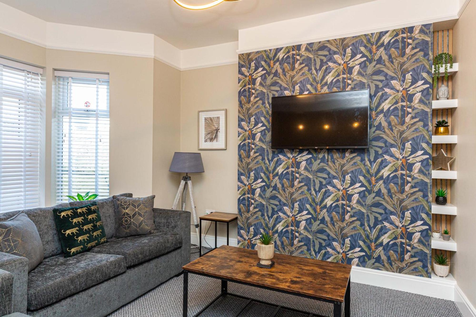 Beachfront Apartment 3 Bedrooms Sleeps 7 - Gateway To The Lake District - Newly Refurbished Моркам Экстерьер фото